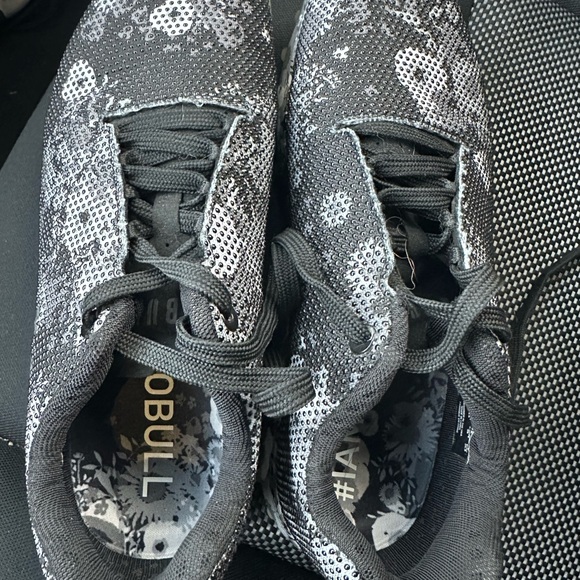 NOBULL turfs size 8 - Picture 2 of 4